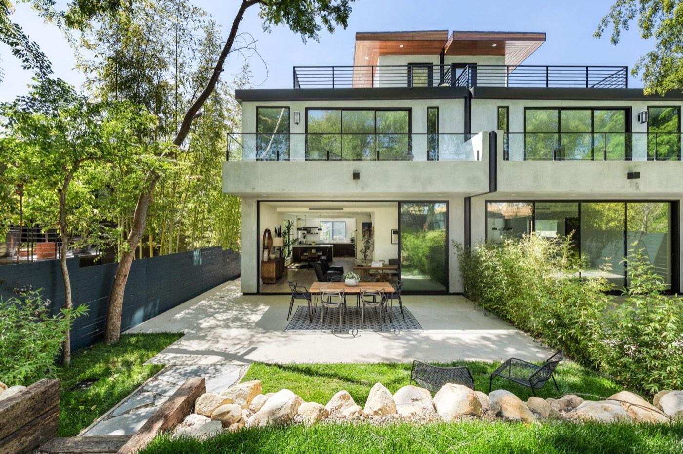 2916 Waverly Dr.