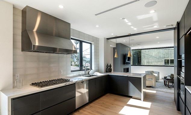 303 Venice Way