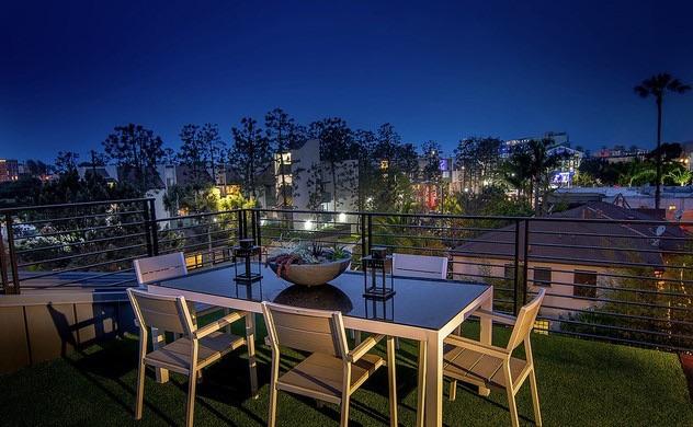 303 Venice Way
